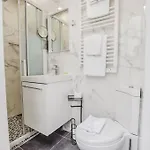 Apartment Paisible 10eme - Canal St Martin *