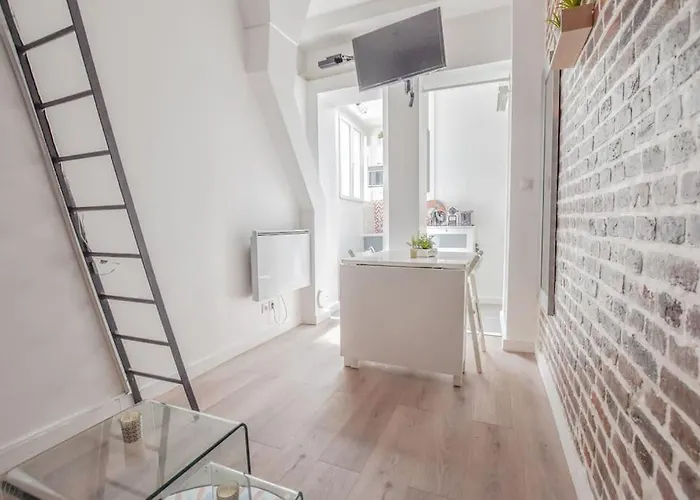 Apartment Paisible 10eme - Canal St Martin *