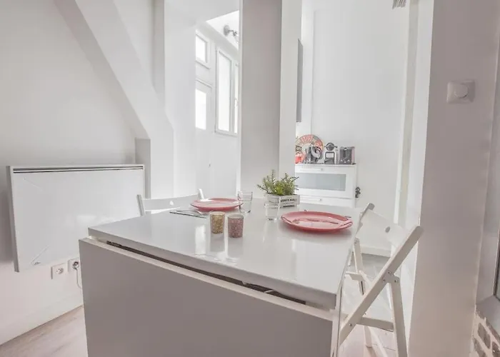 Apartament Paisible 10eme - Canal St Martin Paryż